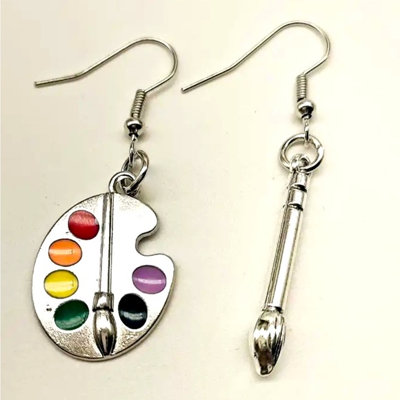 Jewelry - Cute paint set earrings new